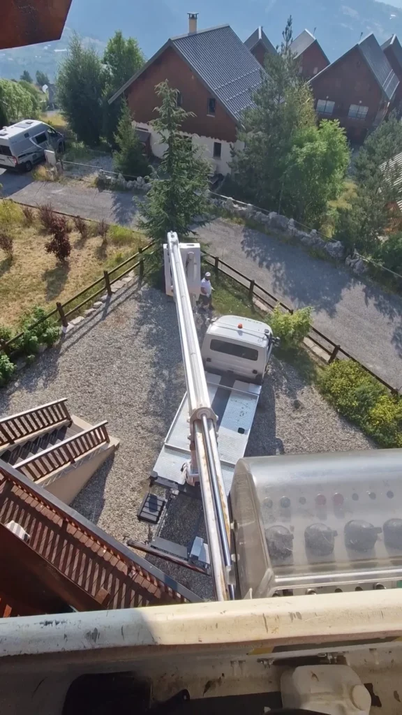 Entreprise Emmanuel lors d'un chantier de chalet